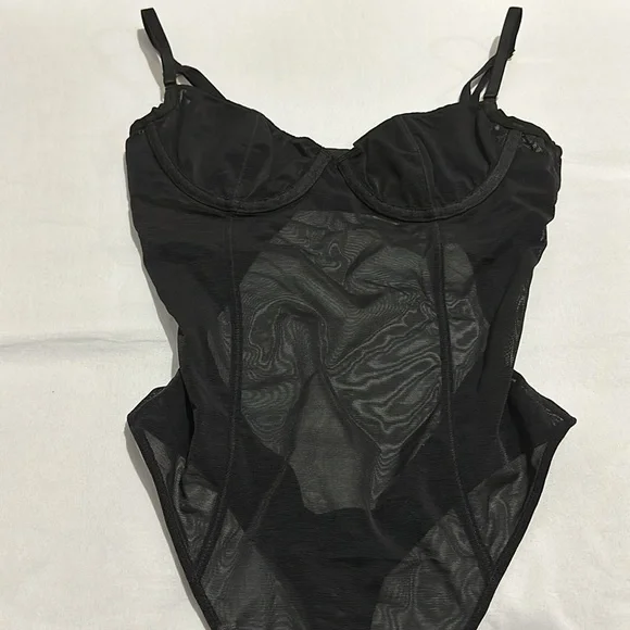 Aritzia Ten by BABATON foyer bodysuit - Picture 7 of 9